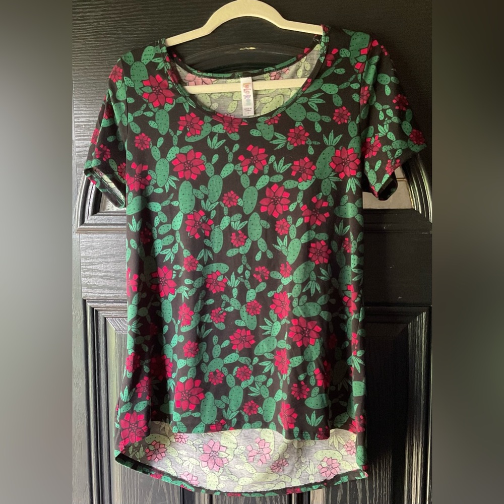 LuLaRoe Cactus Classic Tee
